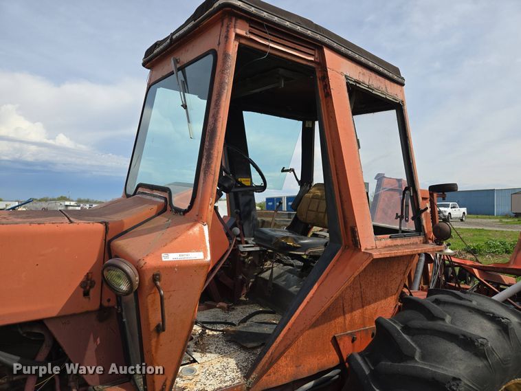 image for item EM7161 1974 Allis-Chalmers 7040 tractor