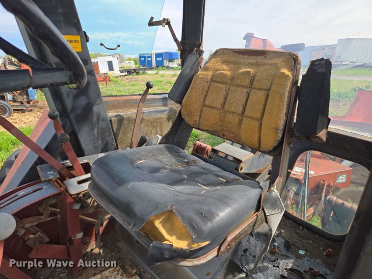 image for item EM7161 1974 Allis-Chalmers 7040 tractor