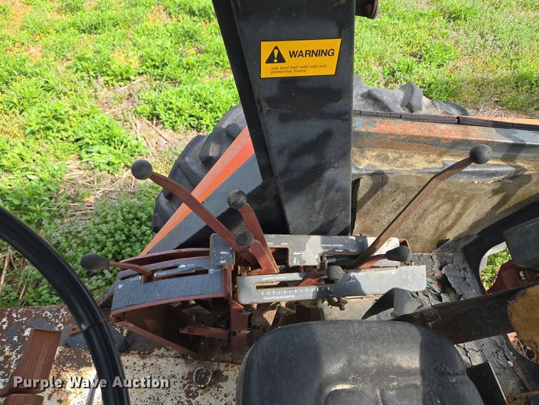 image for item EM7161 1974 Allis-Chalmers 7040 tractor