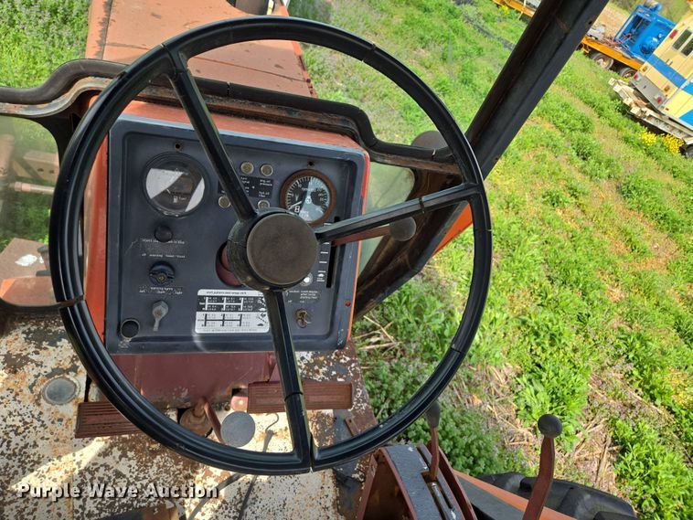 image for item EM7161 1974 Allis-Chalmers 7040 tractor