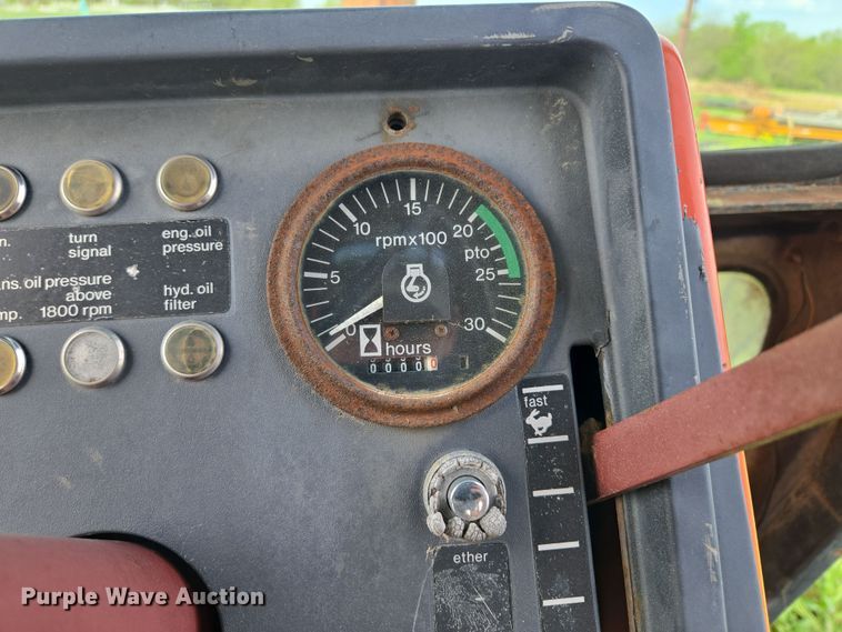 image for item EM7161 1974 Allis-Chalmers 7040 tractor