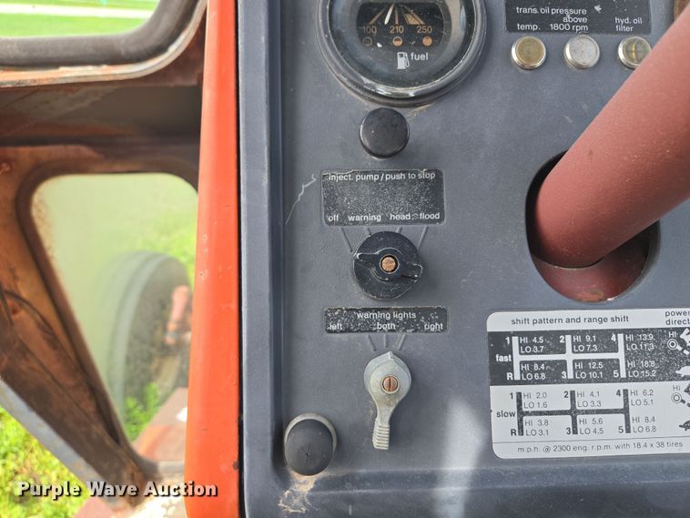 image for item EM7161 1974 Allis-Chalmers 7040 tractor