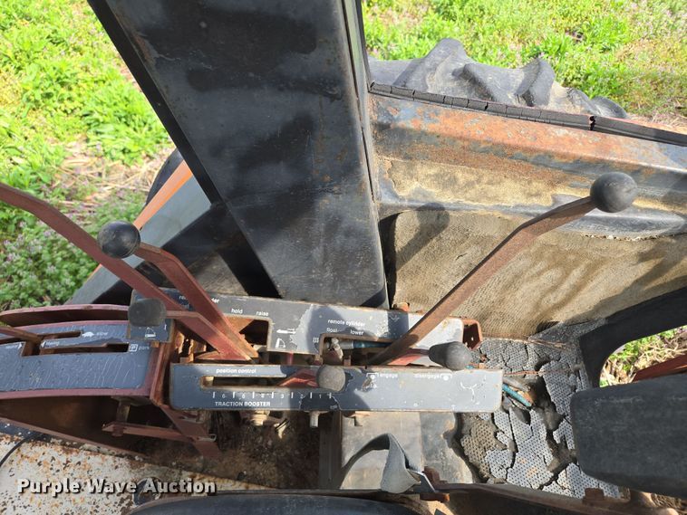 image for item EM7161 1974 Allis-Chalmers 7040 tractor