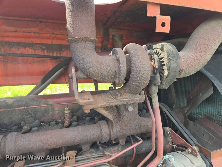 image for item EM7161 1974 Allis-Chalmers 7040 tractor