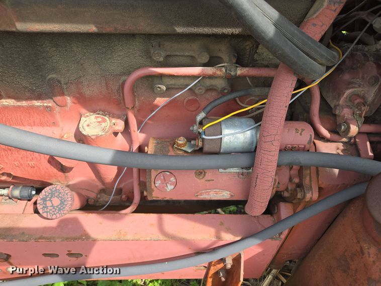 image for item EM7161 1974 Allis-Chalmers 7040 tractor