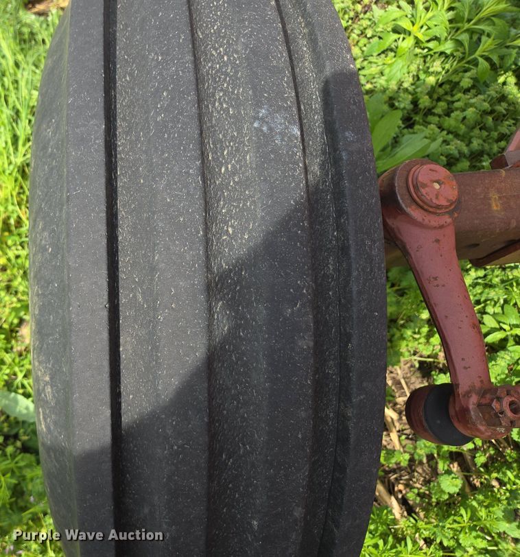 image for item EM7161 1974 Allis-Chalmers 7040 tractor