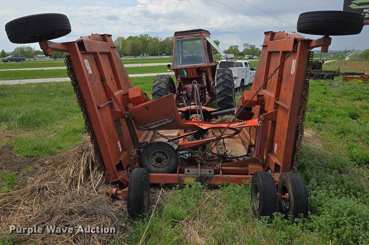 image for item EM7161 1974 Allis-Chalmers 7040 tractor