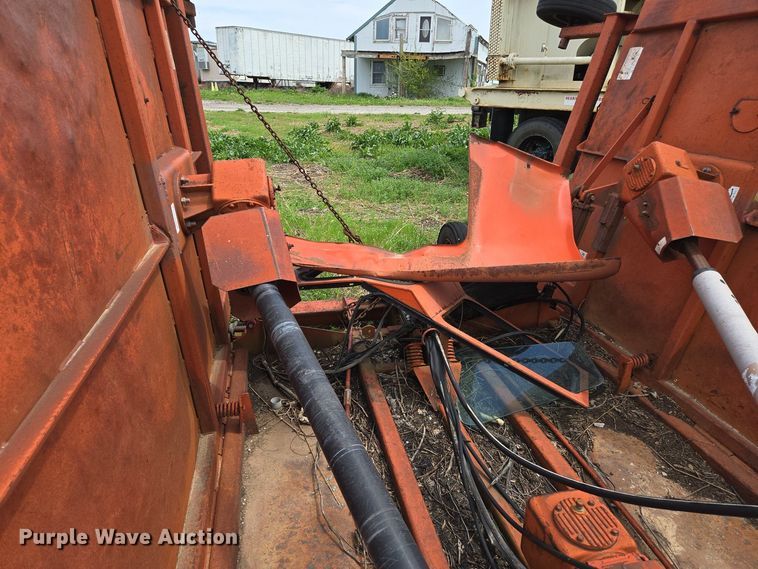 image for item EM7161 1974 Allis-Chalmers 7040 tractor