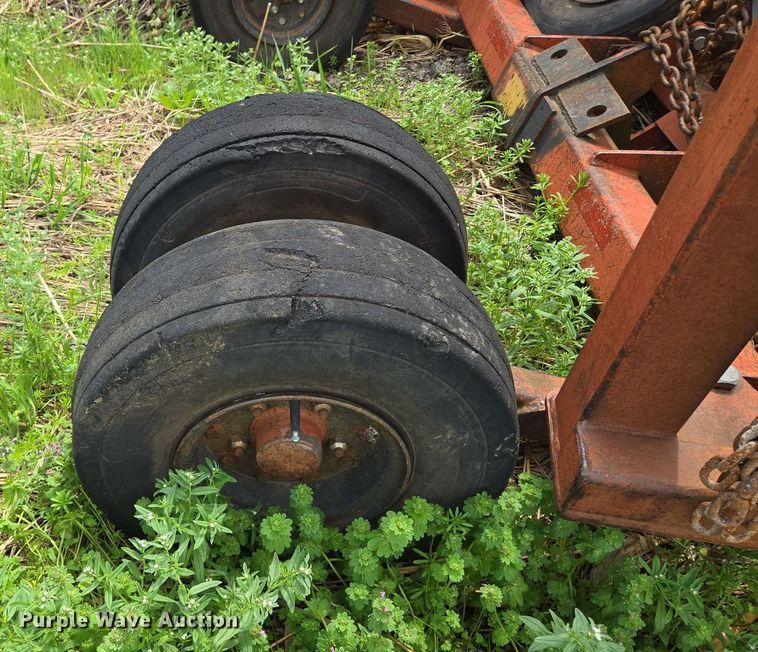 image for item EM7161 1974 Allis-Chalmers 7040 tractor
