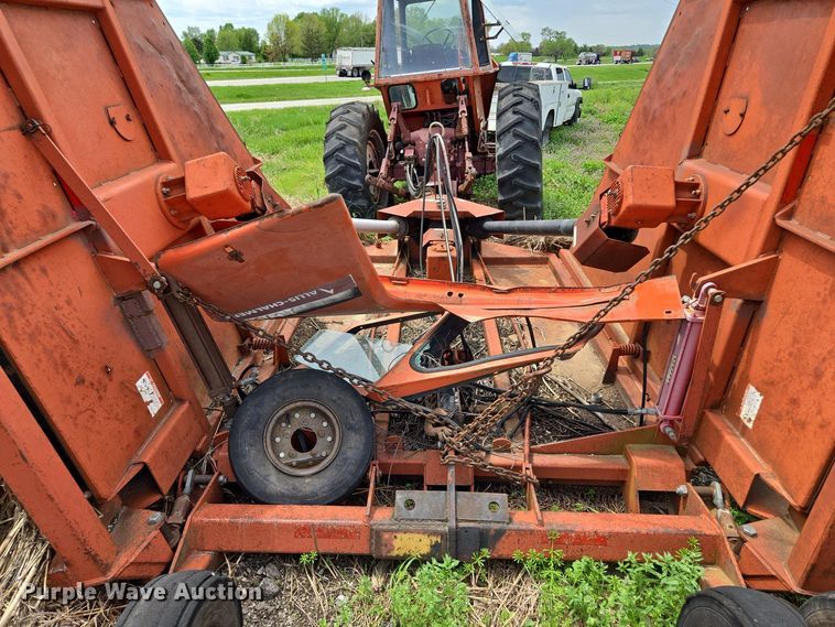 image for item EM7161 1974 Allis-Chalmers 7040 tractor