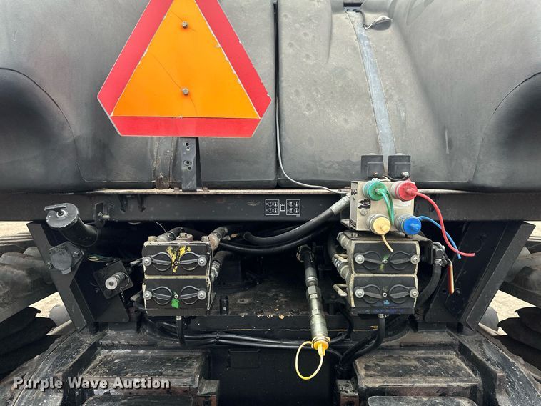 image for item EN3029 1998 Caterpillar Challenger 75E tractor