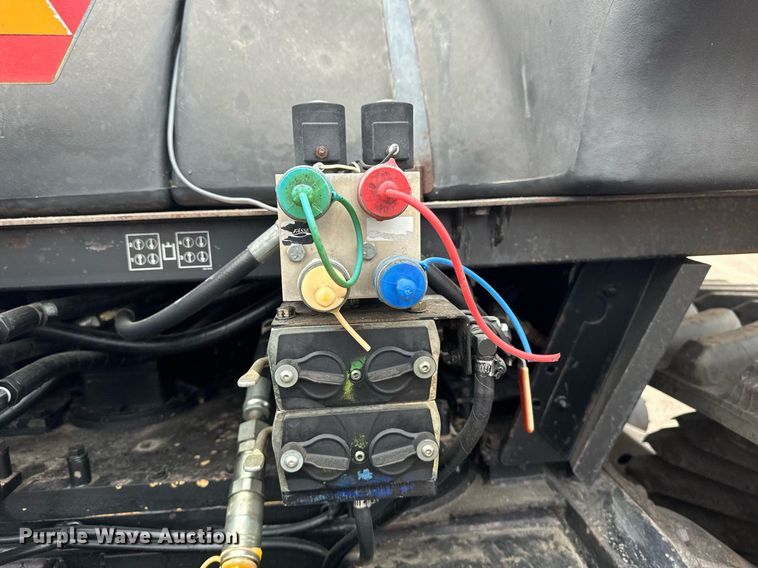 image for item EN3029 1998 Caterpillar Challenger 75E tractor