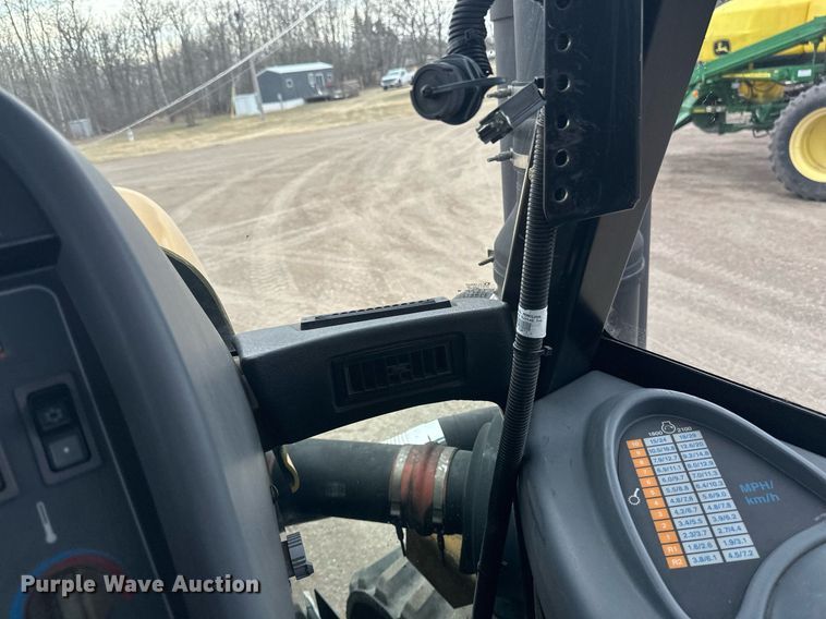 image for item EN3029 1998 Caterpillar Challenger 75E tractor