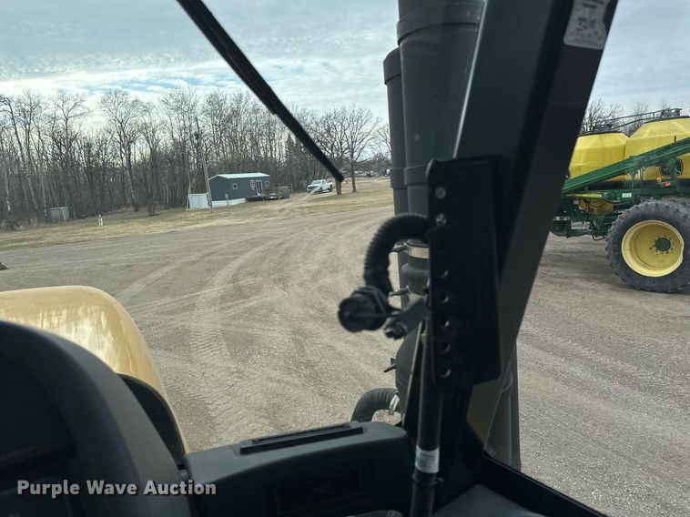 image for item EN3029 1998 Caterpillar Challenger 75E tractor