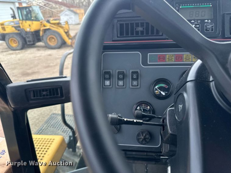 image for item EN3029 1998 Caterpillar Challenger 75E tractor