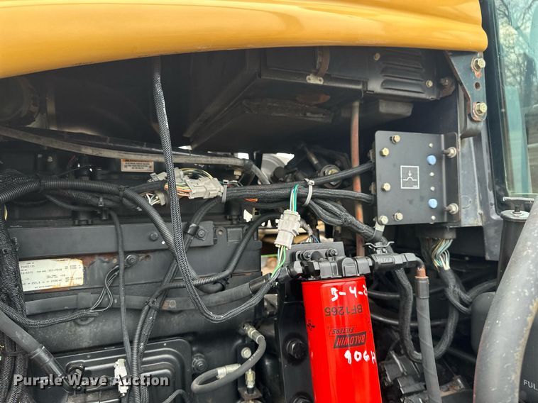 image for item EN3029 1998 Caterpillar Challenger 75E tractor