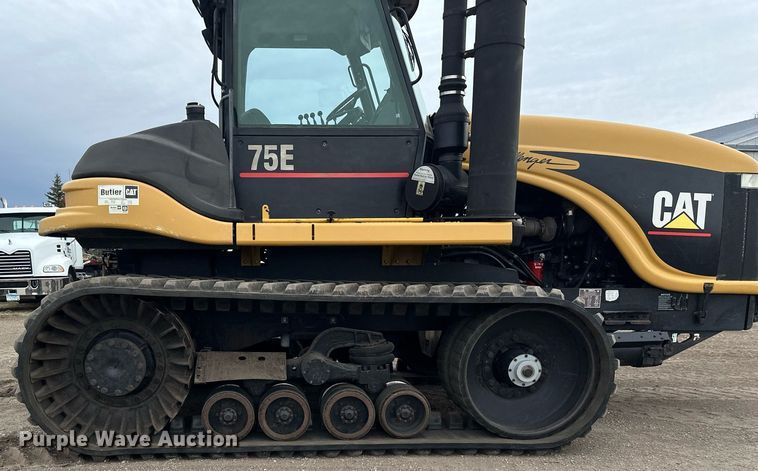 image for item EN3029 1998 Caterpillar Challenger 75E tractor