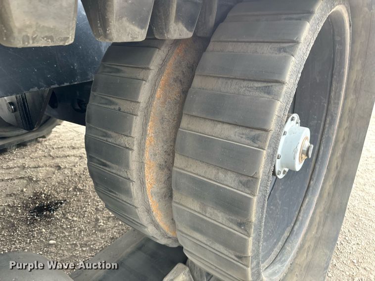 image for item EN3029 1998 Caterpillar Challenger 75E tractor