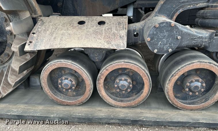 image for item EN3029 1998 Caterpillar Challenger 75E tractor