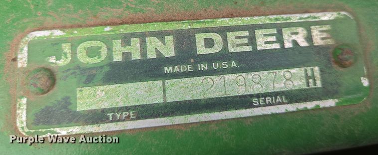 image for item EN8960 1976 John Deere 4400 combine