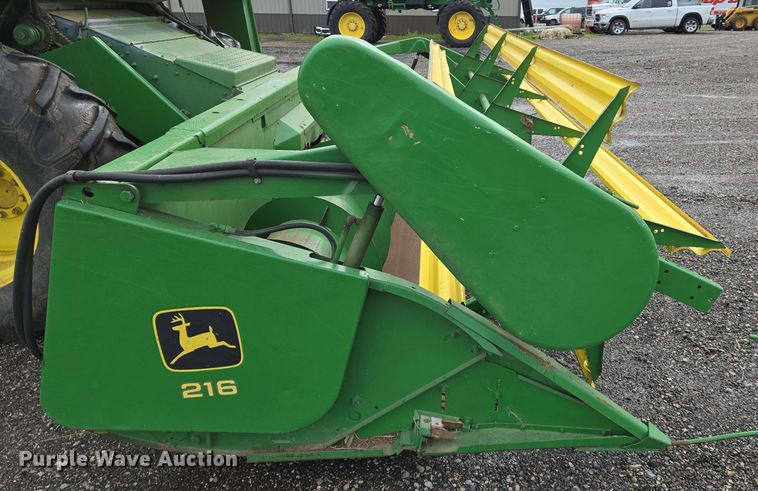 image for item EN8960 1976 John Deere 4400 combine