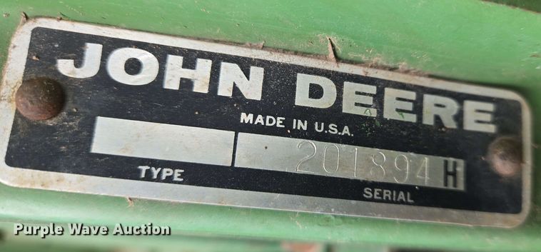 image for item EN8960 1976 John Deere 4400 combine
