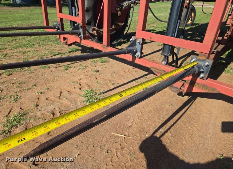 image for item EN8968 1983 New Holland  1116 swather / windrower