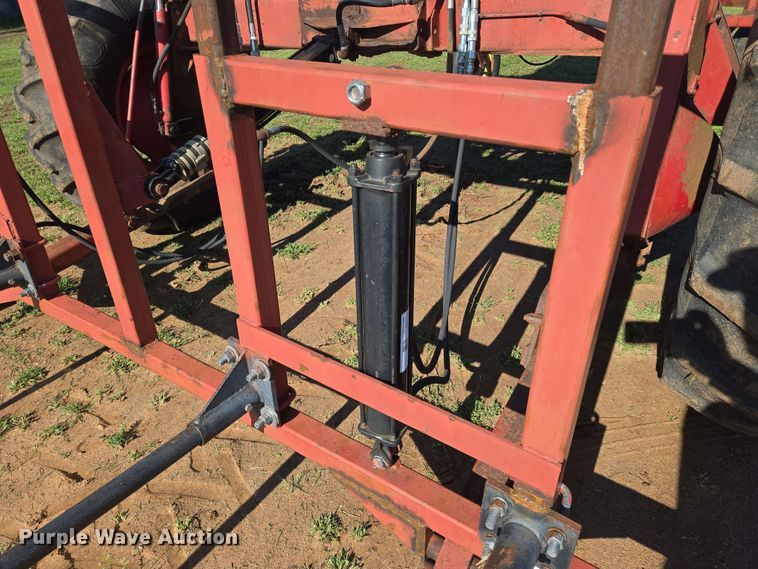 image for item EN8968 1983 New Holland  1116 swather / windrower