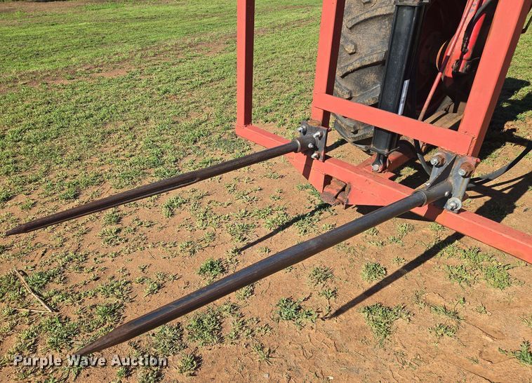 image for item EN8968 1983 New Holland  1116 swather / windrower