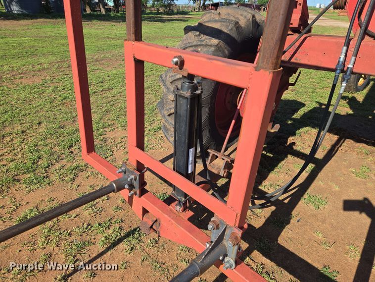 image for item EN8968 1983 New Holland  1116 swather / windrower