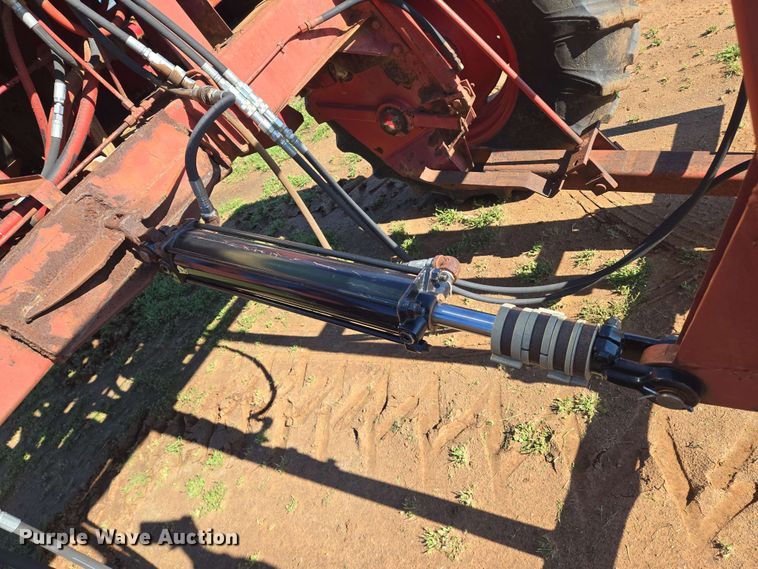 image for item EN8968 1983 New Holland  1116 swather / windrower