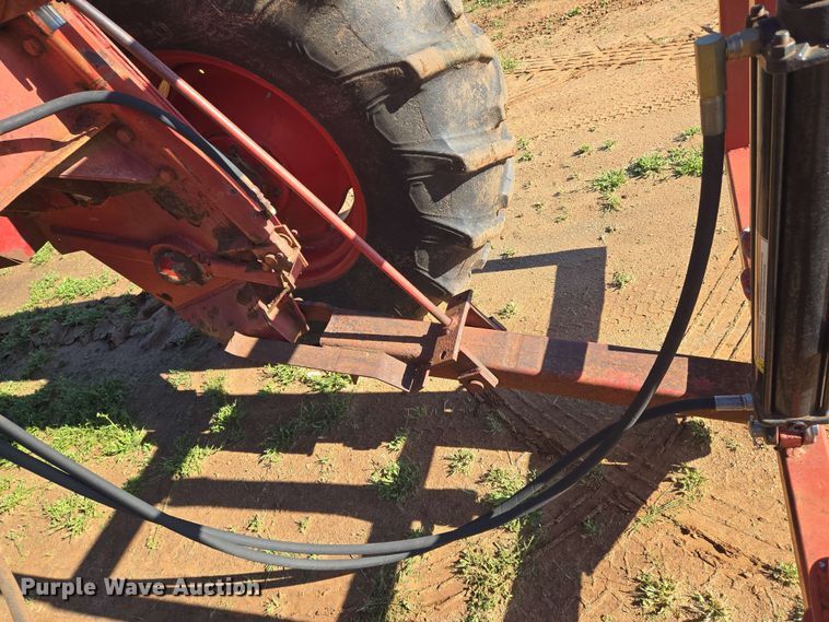 image for item EN8968 1983 New Holland  1116 swather / windrower