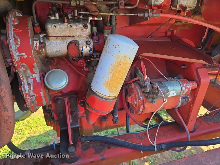 image for item EN8968 1983 New Holland  1116 swather / windrower