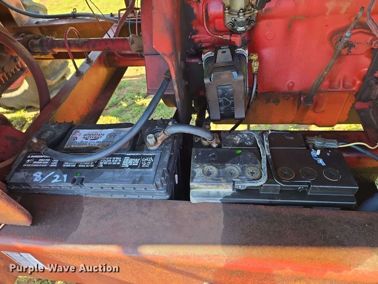 image for item EN8968 1983 New Holland  1116 swather / windrower