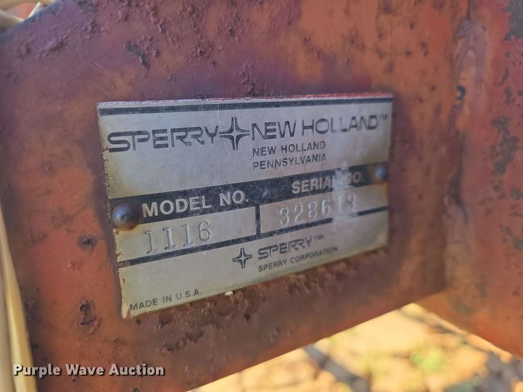 image for item EN8968 1983 New Holland  1116 swather / windrower