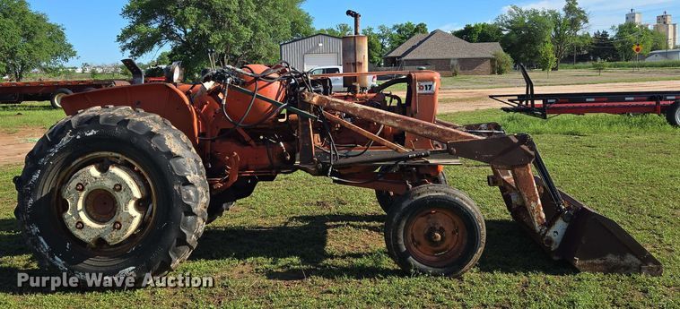 image for item EN8969 Allis Chalmers D17 tractor