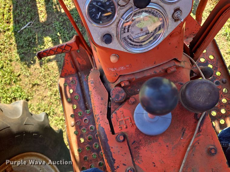 image for item EN8969 Allis Chalmers D17 tractor