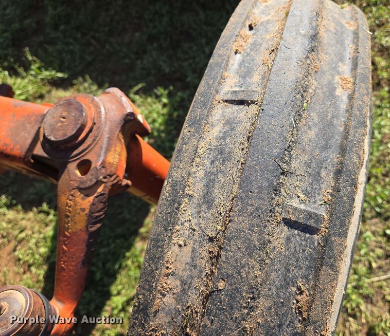 image for item EN8969 Allis Chalmers D17 tractor