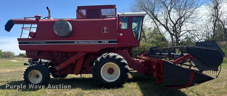 image for item EQ1404 1981 International Harvester 1480 combine