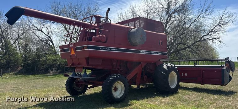image for item EQ1404 1981 International Harvester 1480 combine