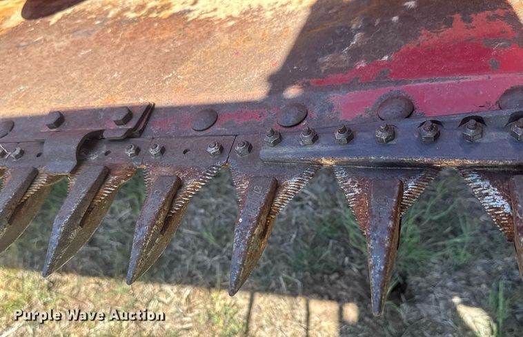 image for item EQ1404 1981 International Harvester 1480 combine