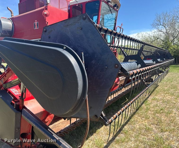 image for item EQ1404 1981 International Harvester 1480 combine