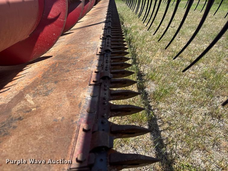 image for item EQ1404 1981 International Harvester 1480 combine