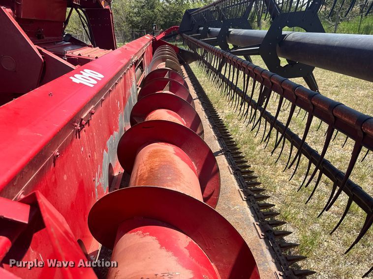 image for item EQ1404 1981 International Harvester 1480 combine