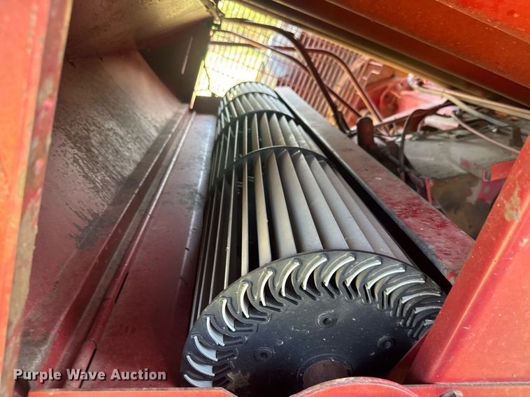 image for item EQ1404 1981 International Harvester 1480 combine