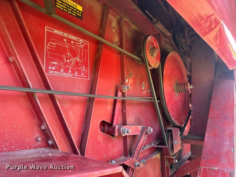 image for item EQ1404 1981 International Harvester 1480 combine