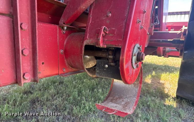 image for item EQ1404 1981 International Harvester 1480 combine