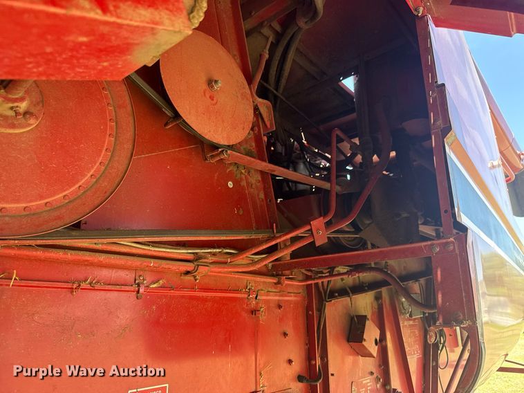 image for item EQ1404 1981 International Harvester 1480 combine