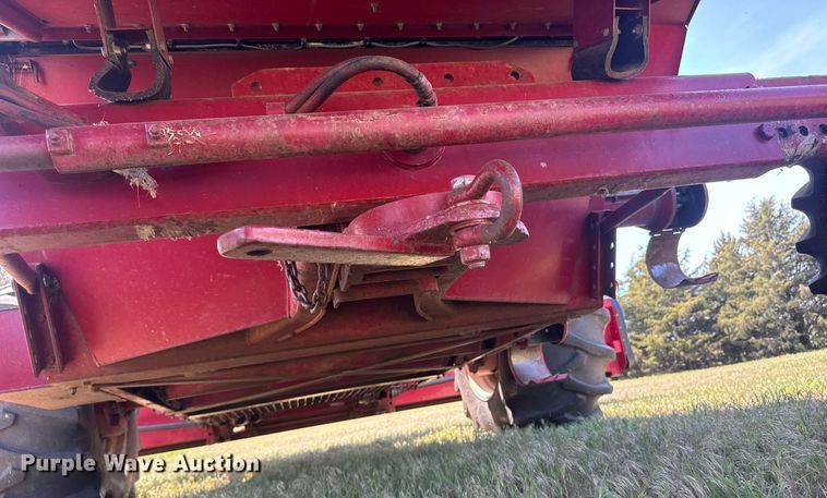 image for item EQ1404 1981 International Harvester 1480 combine