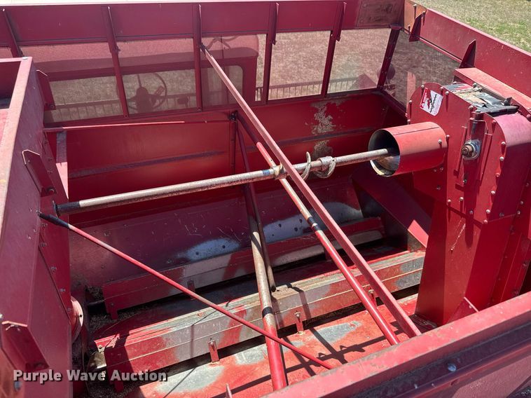 image for item EQ1404 1981 International Harvester 1480 combine